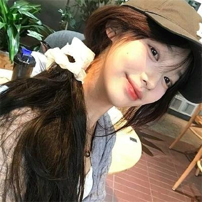 云雾笼罩的山峰